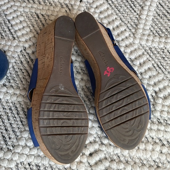 Clarks Caslynn Lizzie Wedge Sandals Blue Suede Slingback Women’s Sz 9 - Picture 7 of 8